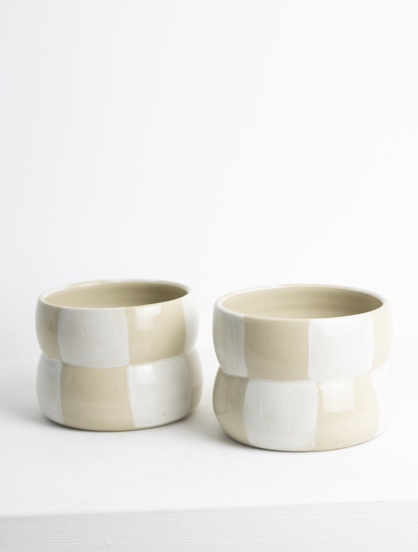 Bubble checker cup white