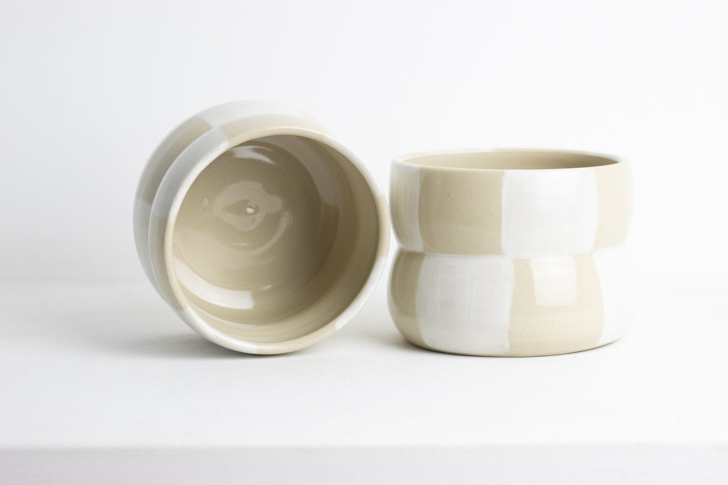 Bubble checker cup white