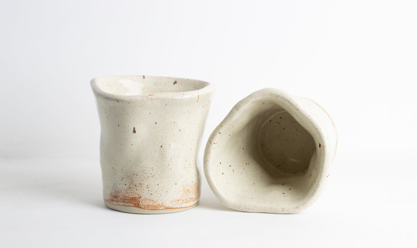 Wave cup speckled beige L