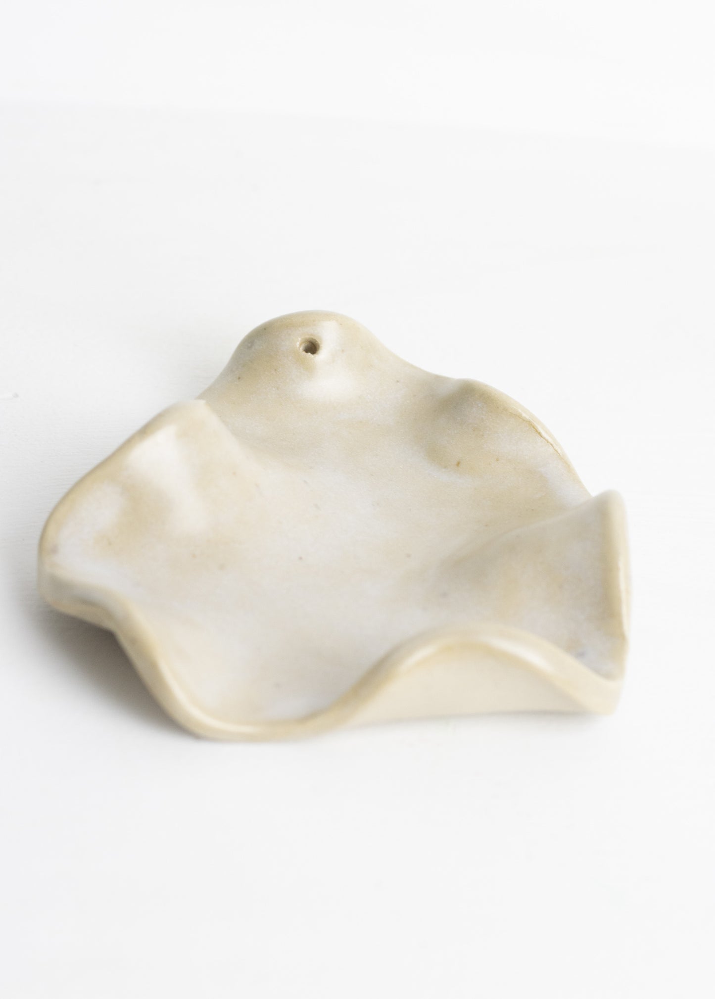 Incense holder wave beige