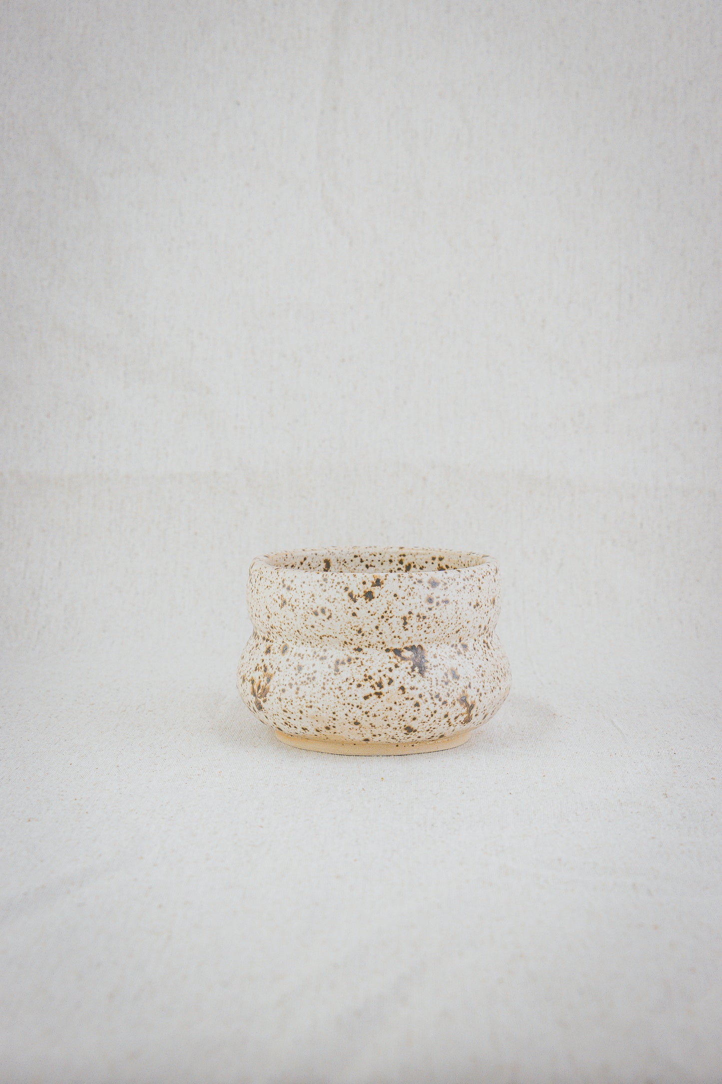 Ceramic bowl spotted ll
