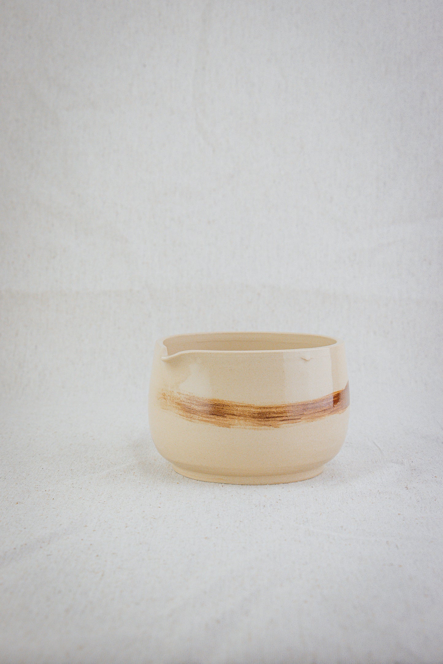 Ceramic matcha bowl brown detail llll
