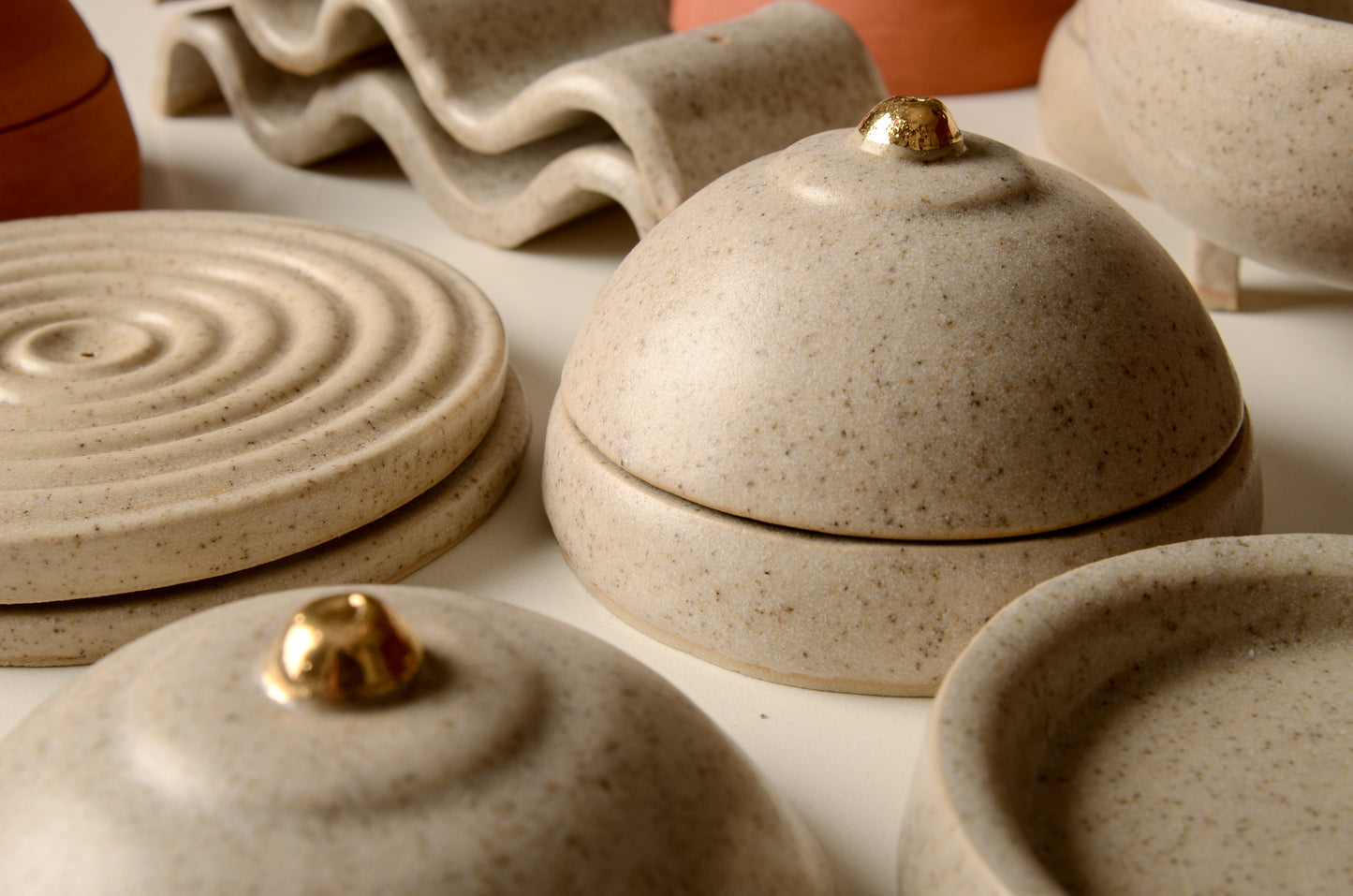 Speckled beige | Boobies dish gold