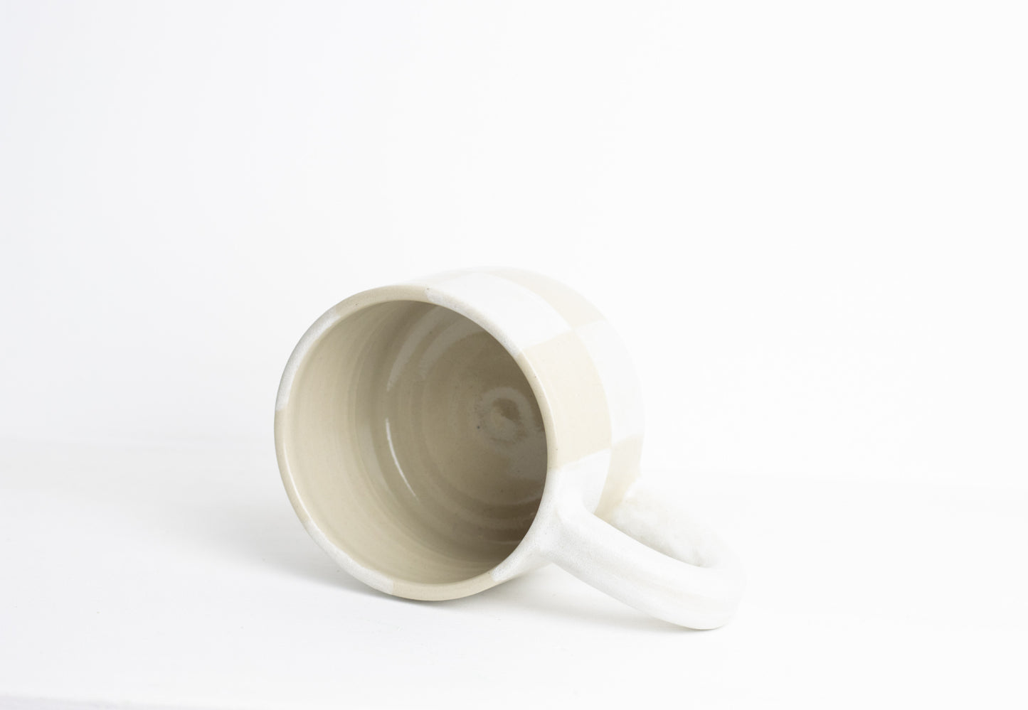White checker mug l