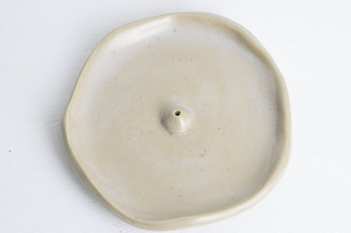 Incense holder round beige