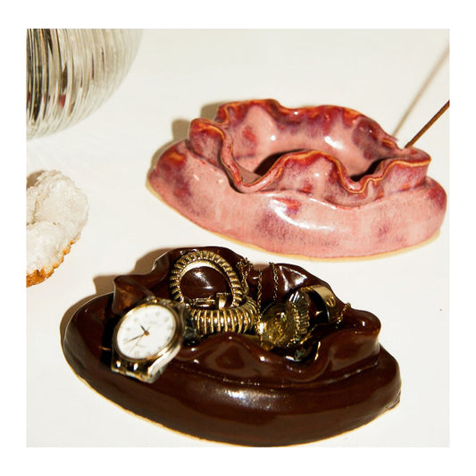 Vulva incense holder